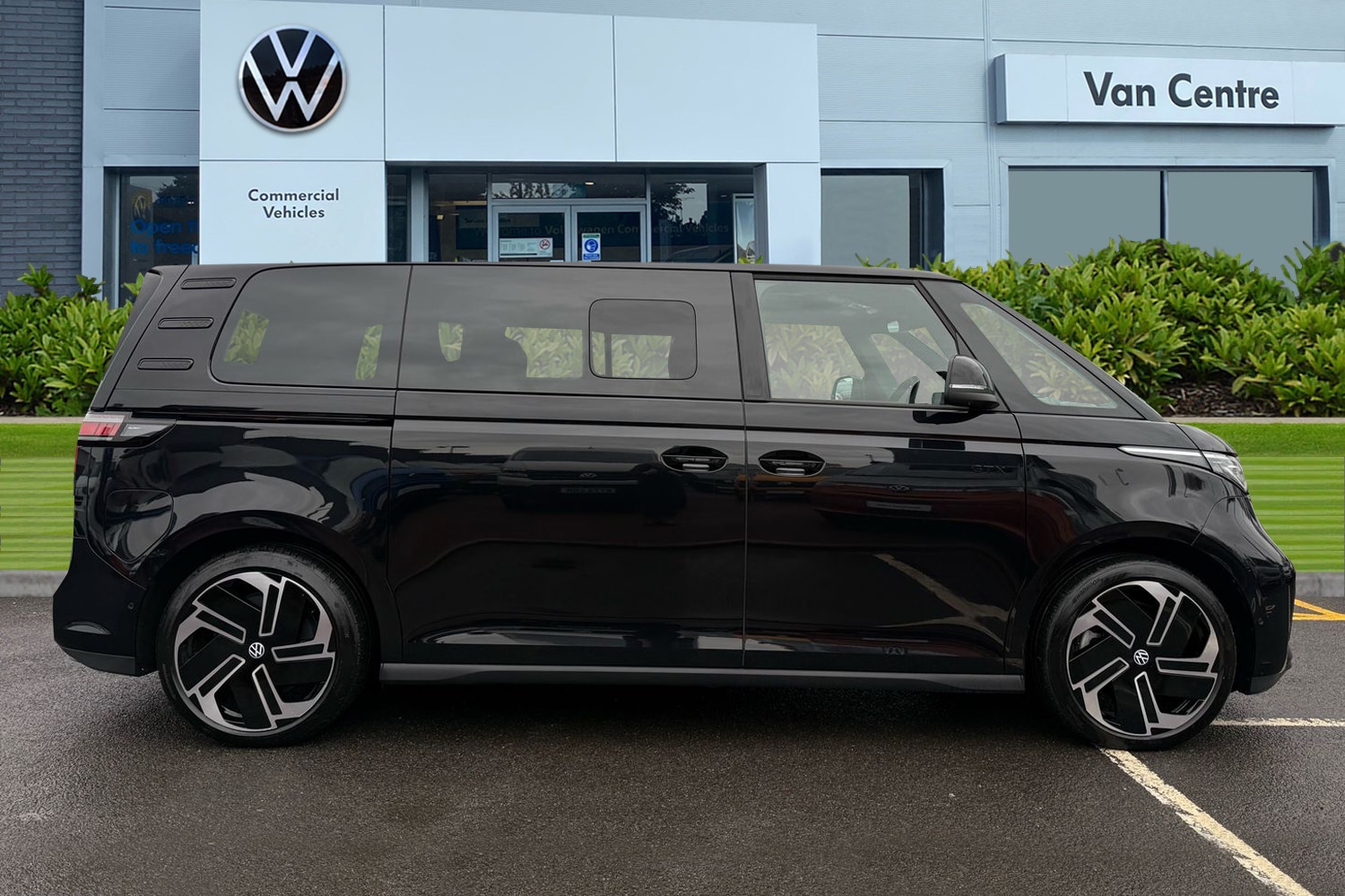 Used Volkswagen ID.Buzz 2025 for sale - 77220098: Photo 3