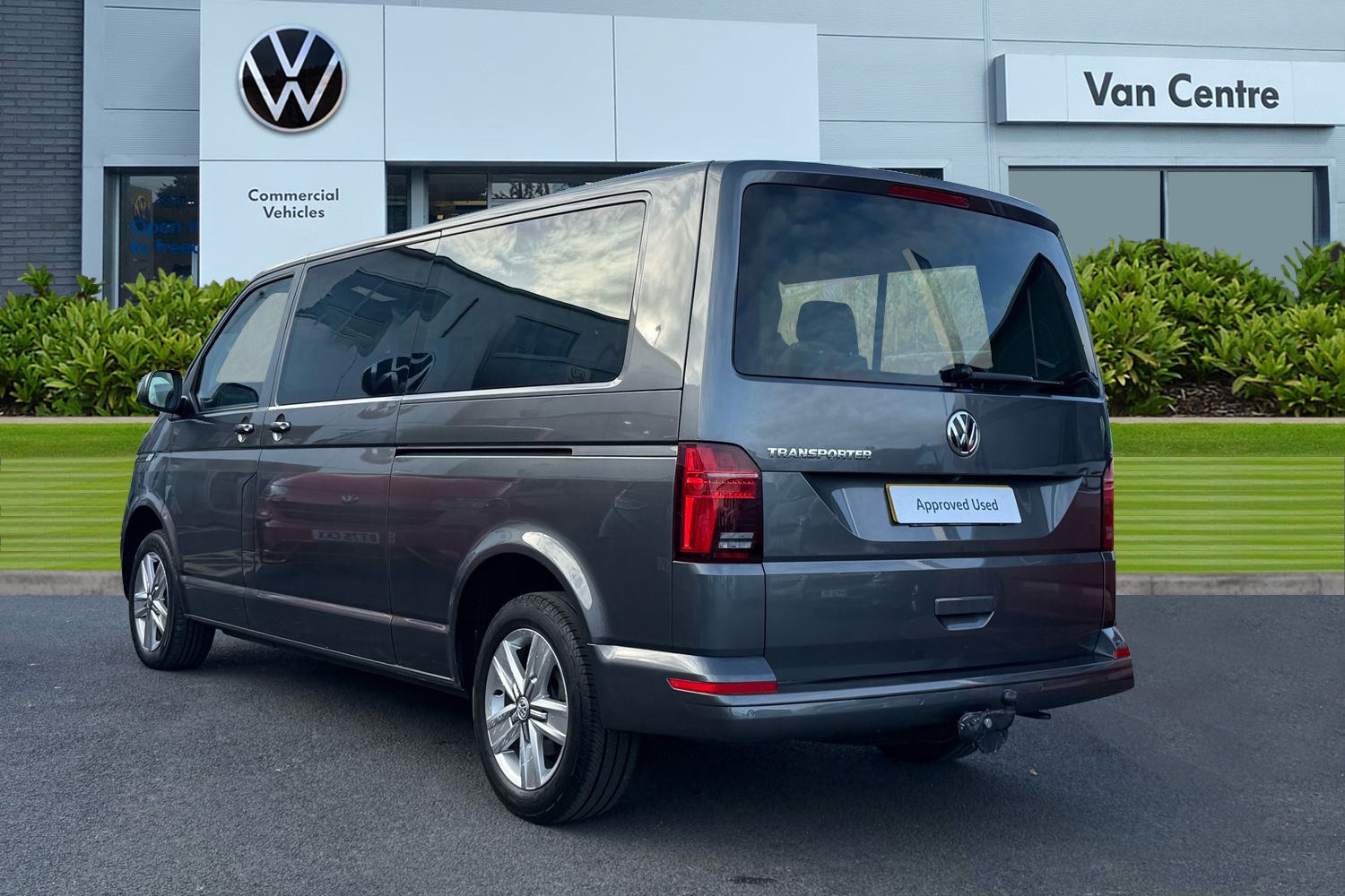 Used Volkswagen Transporter Shuttle 2023 for sale - 77676691: Photo 2