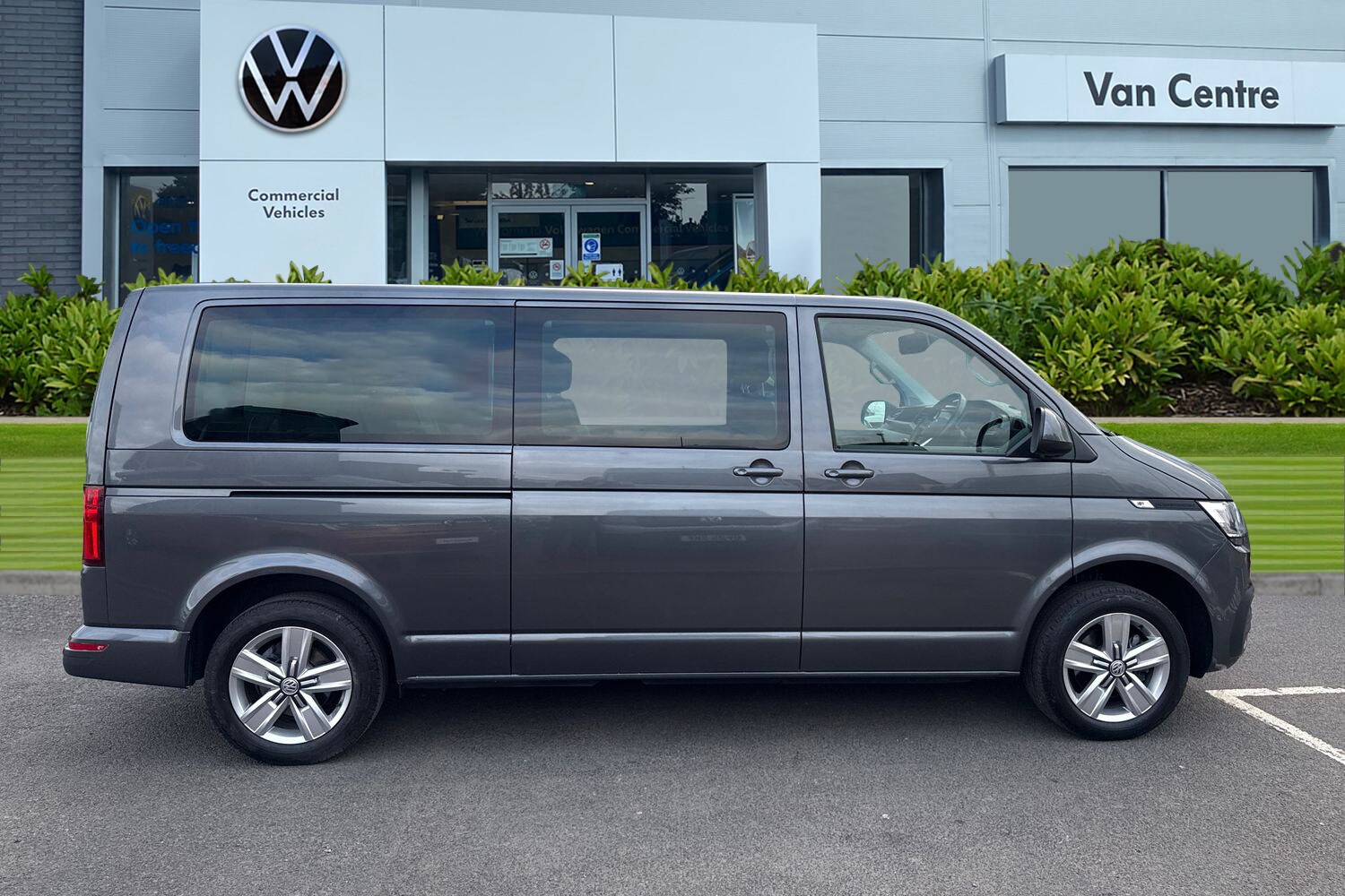 Used Volkswagen Transporter Shuttle 2023 for sale - 77676691: Photo 3