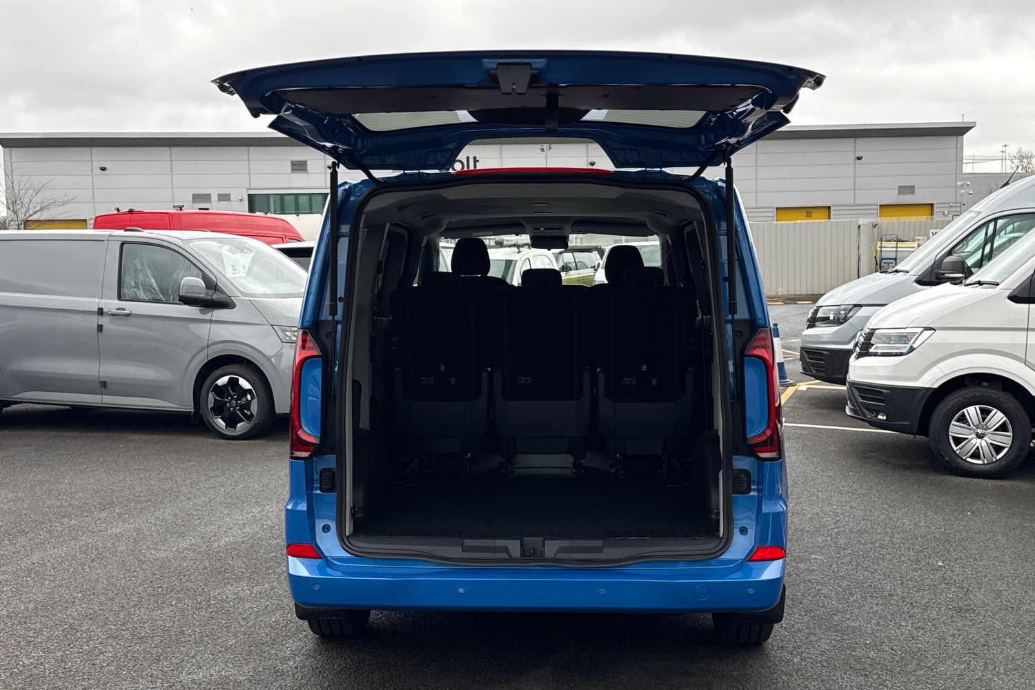 Used Volkswagen Transporter 2025 for sale - 77728593: Photo 40