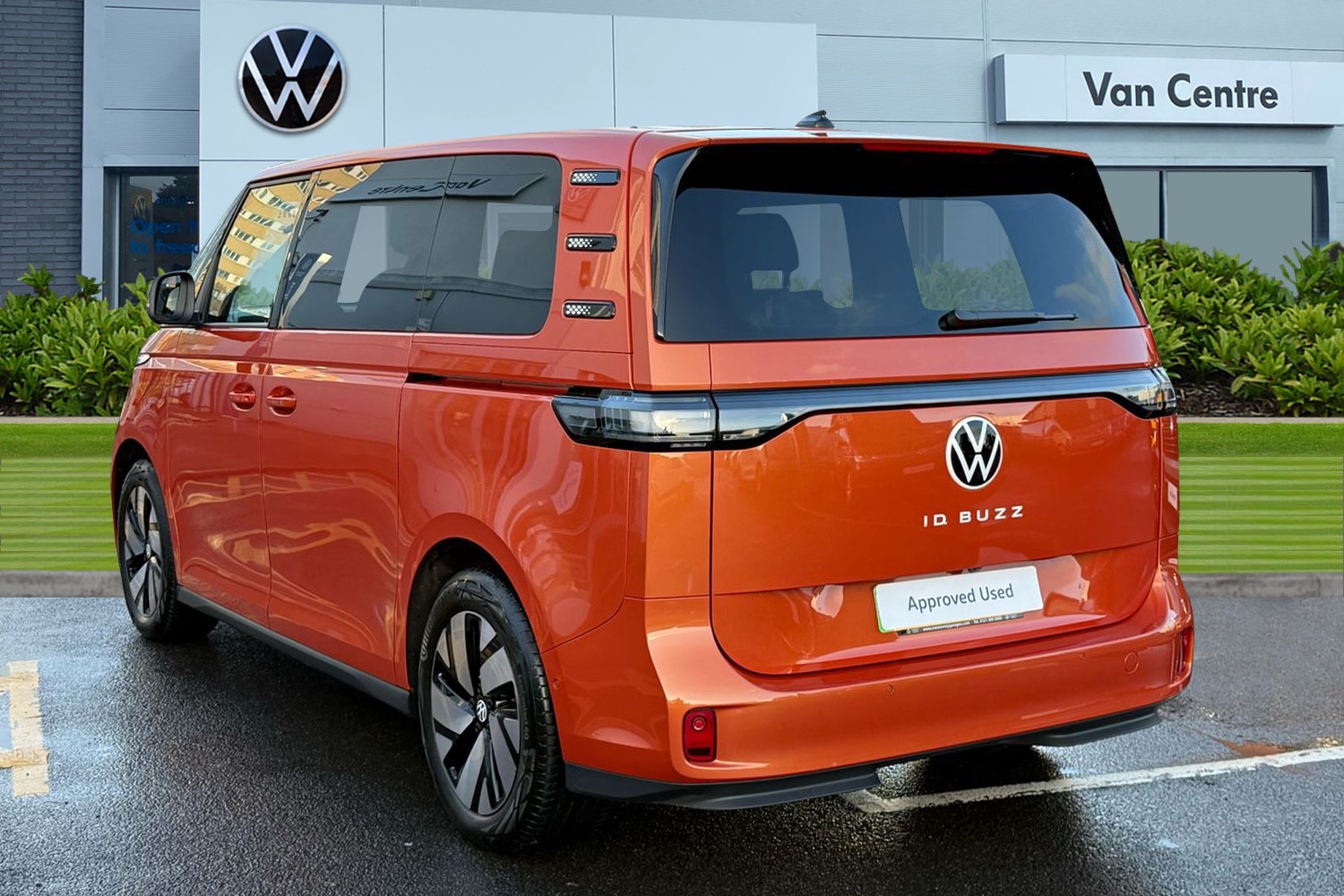 Used Volkswagen ID.Buzz 2025 for sale - 76902582: Photo 2