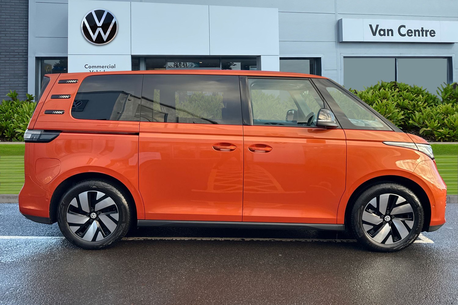 Used Volkswagen ID.Buzz 2025 for sale - 76902582: Photo 3