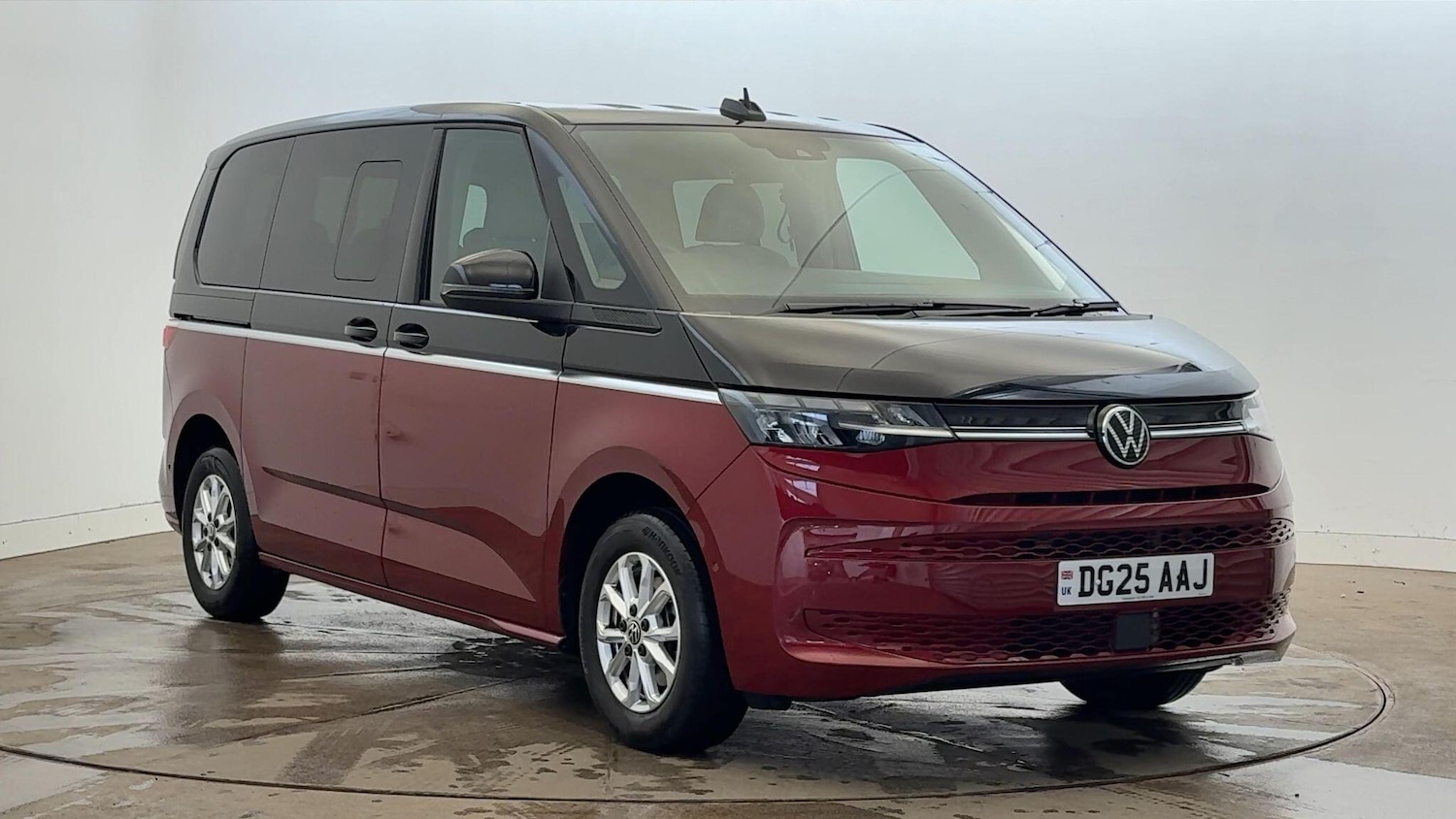 Used Volkswagen Multivan 2025 for sale - 76374685: Photo 1