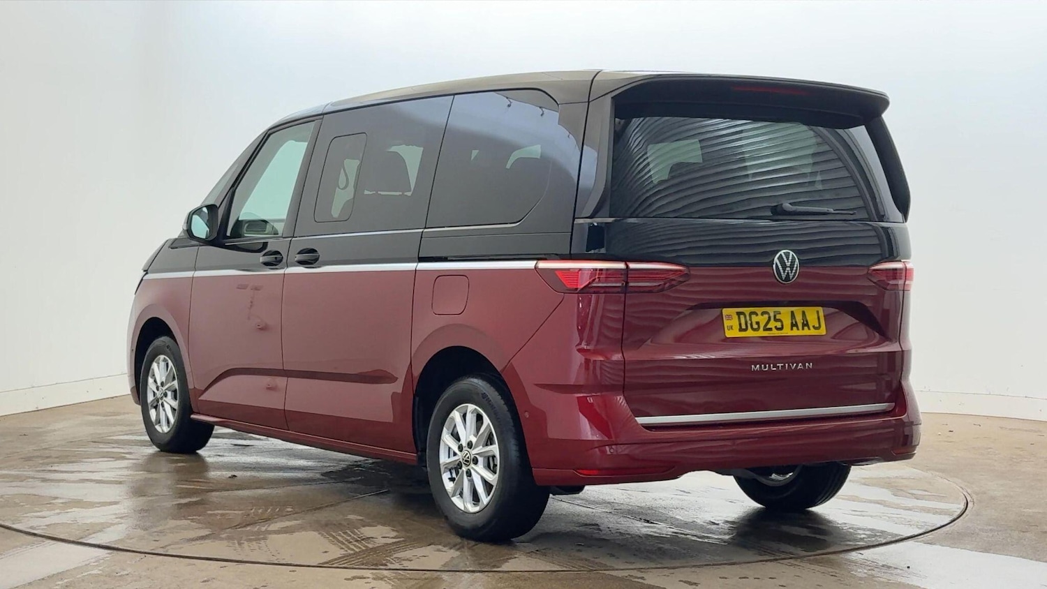 Used Volkswagen Multivan 2025 for sale - 76374685: Photo 3