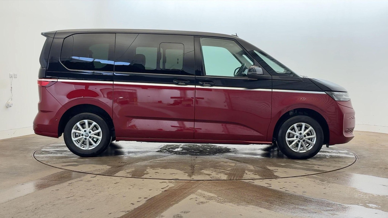 Used Volkswagen Multivan 2025 for sale - 76374685: Photo 4