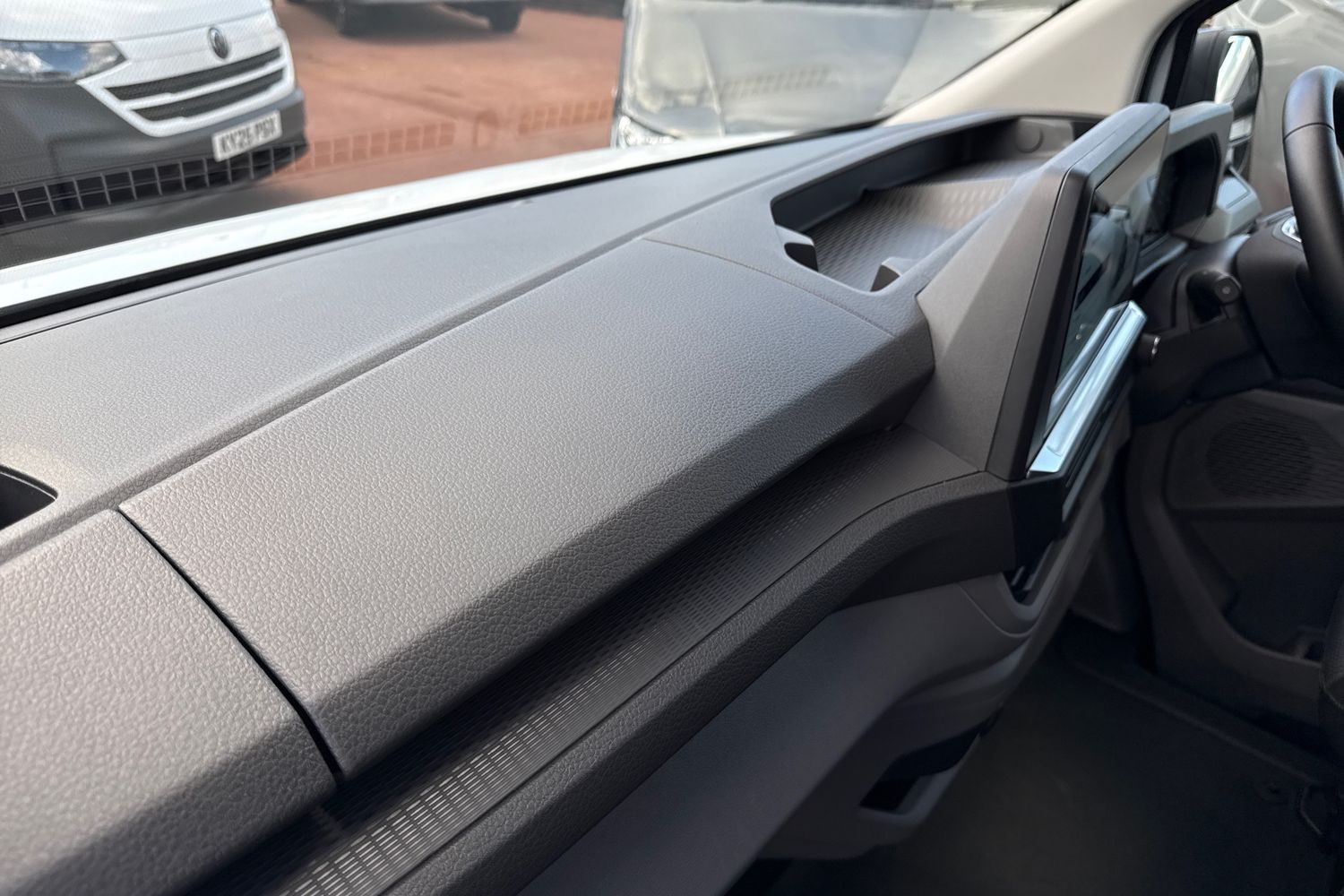 Used Volkswagen Transporter 2025 for sale - 77842960: Photo 52