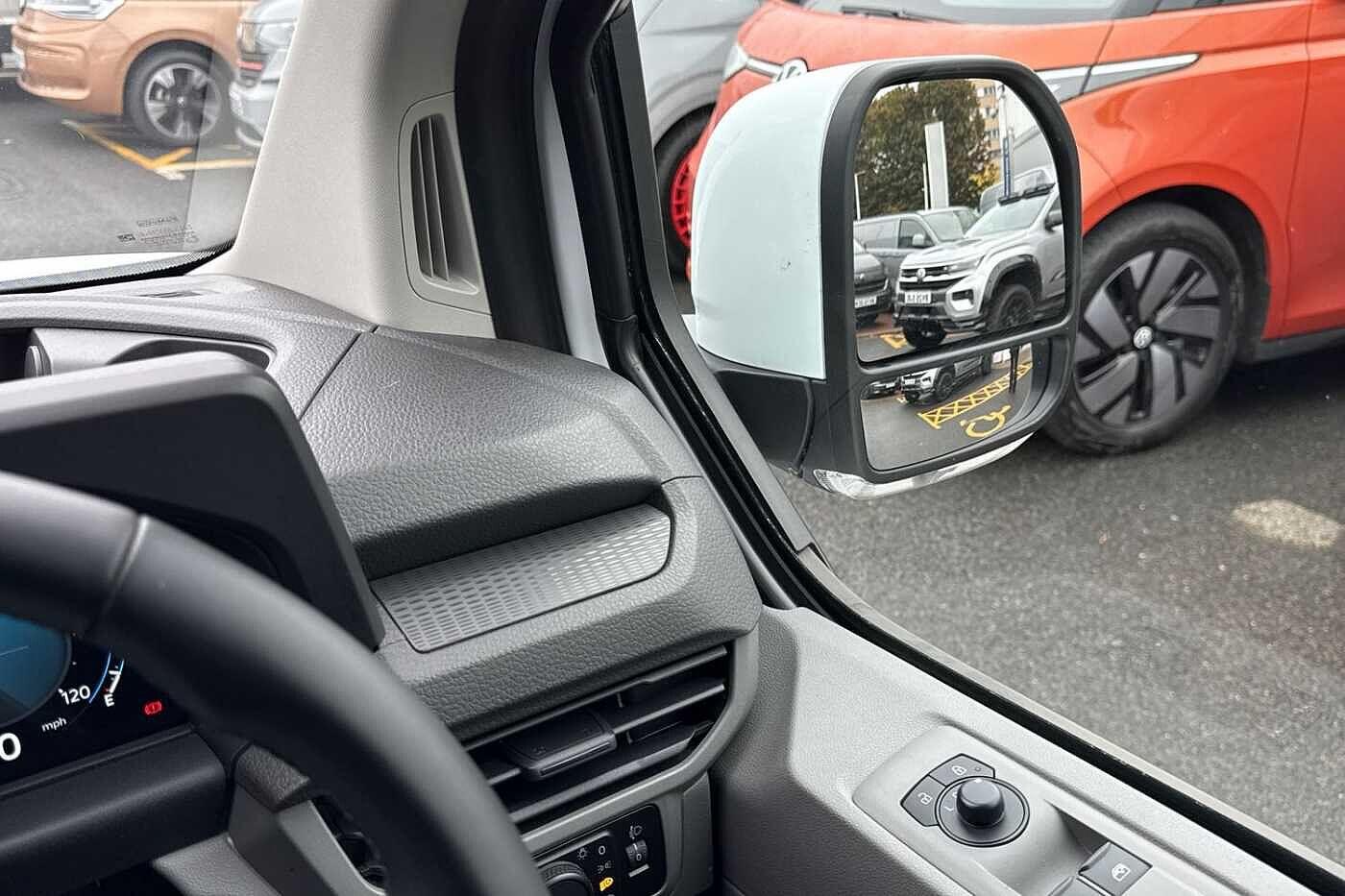 Used Volkswagen Transporter 2025 for sale - 76353126: Photo 16