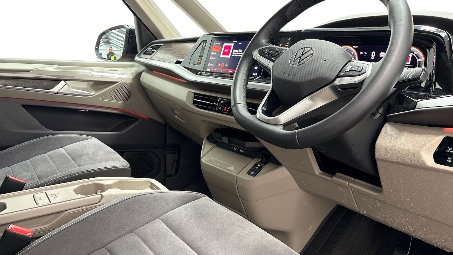 Used Volkswagen Multivan 2025 for sale - 76374763: Photo 6