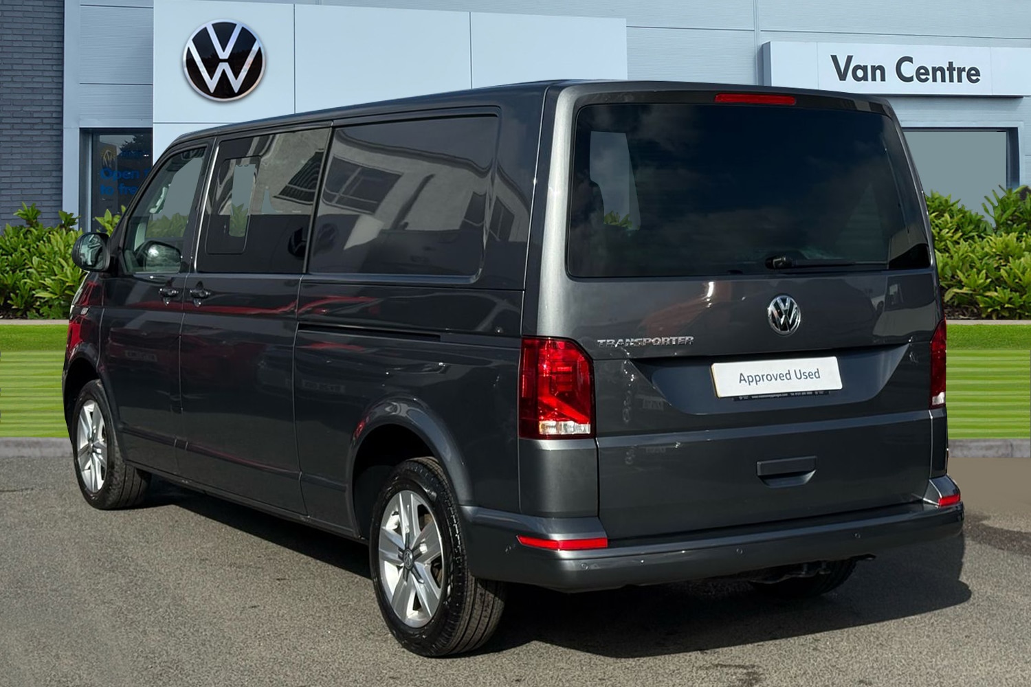 Used Volkswagen Transporter 2024 for sale - 77888902: Photo 2