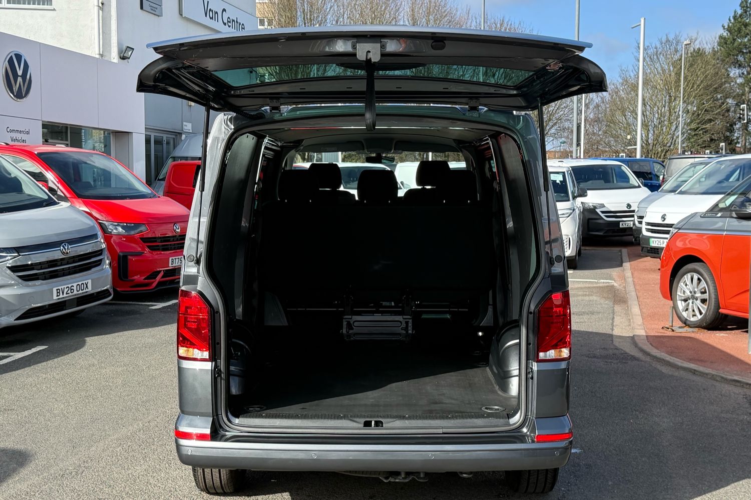 Used Volkswagen Transporter 2024 for sale - 77888902: Photo 39