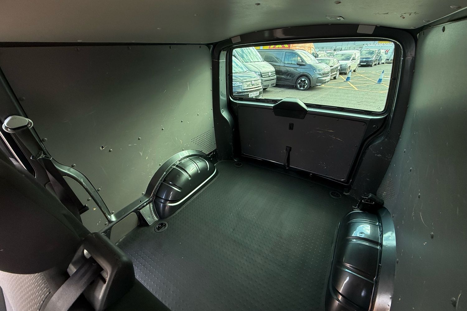 Used Volkswagen Transporter 2024 for sale - 77888902: Photo 43