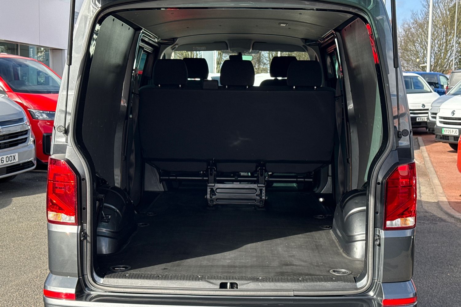 Used Volkswagen Transporter 2024 for sale - 77888902: Photo 6