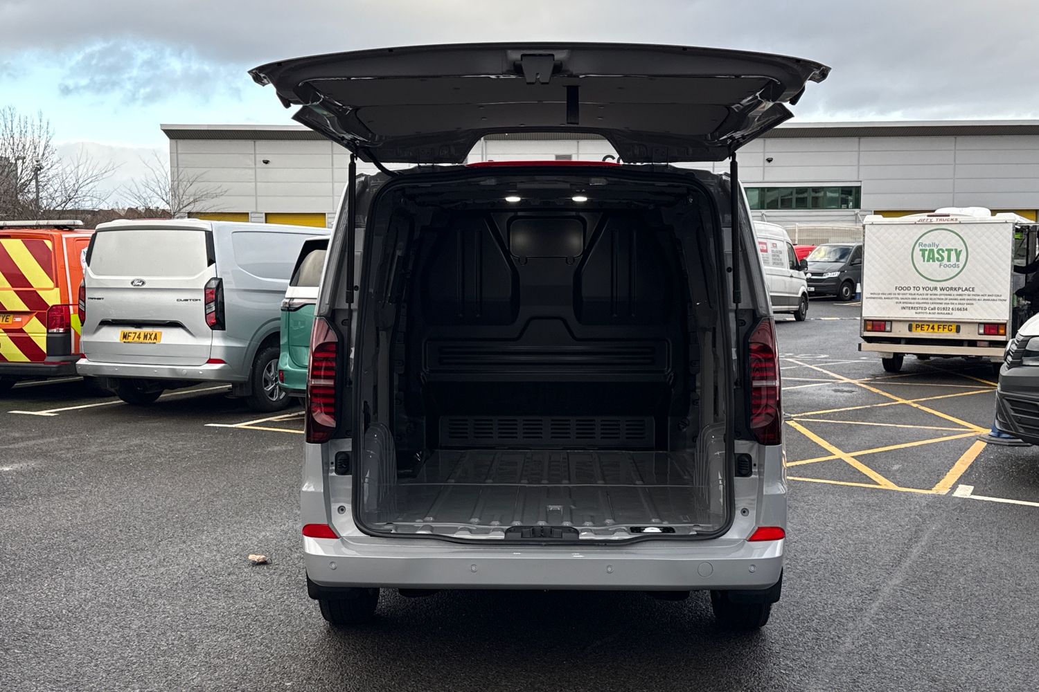 Used Volkswagen Transporter 2025 for sale - 77527338: Photo 39