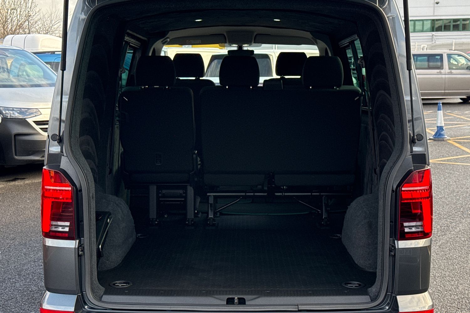 Used Volkswagen Transporter 2023 for sale - 76916379: Photo 6