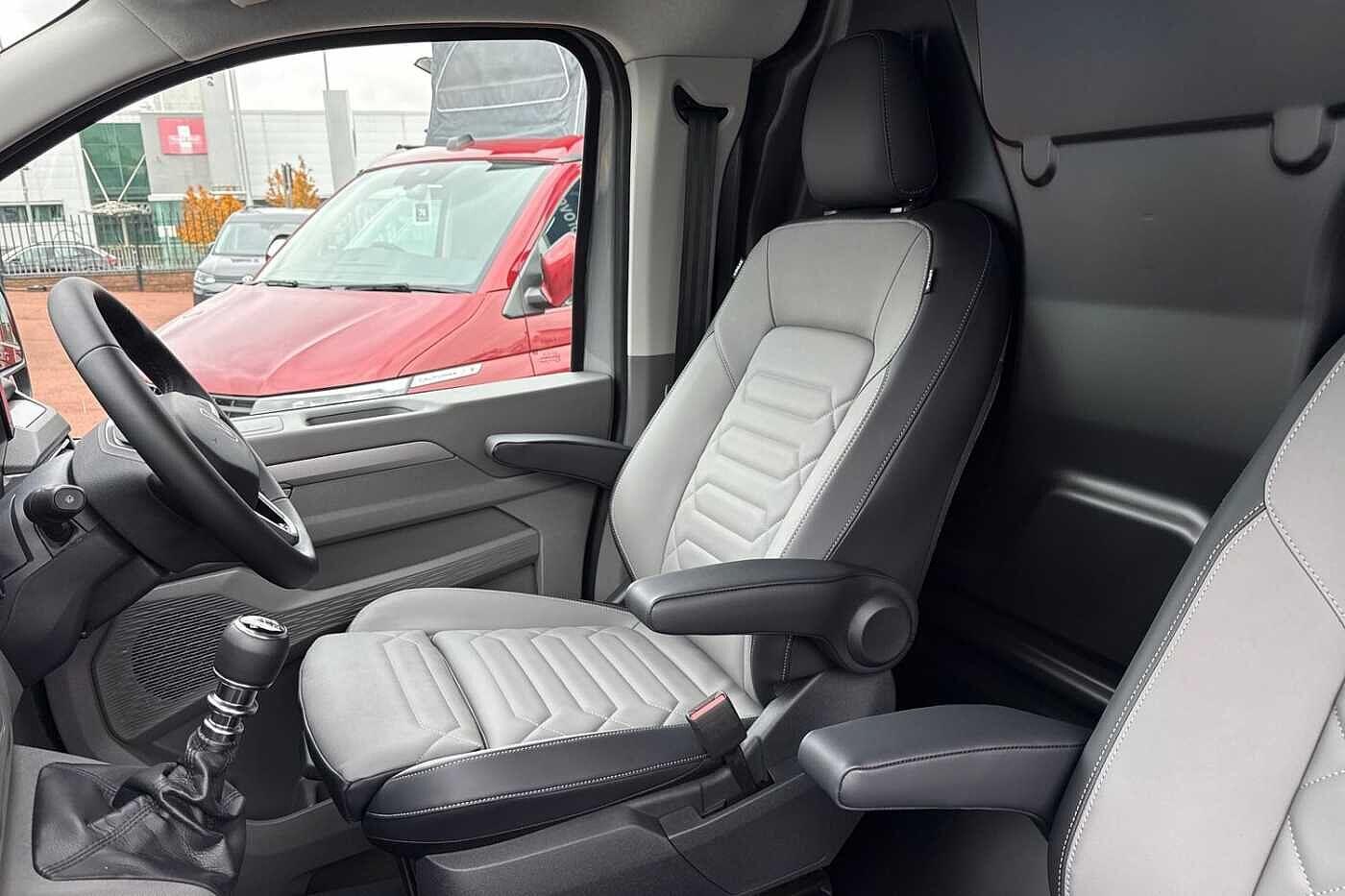 Used Volkswagen Transporter 2025 for sale - 76750727: Photo 45