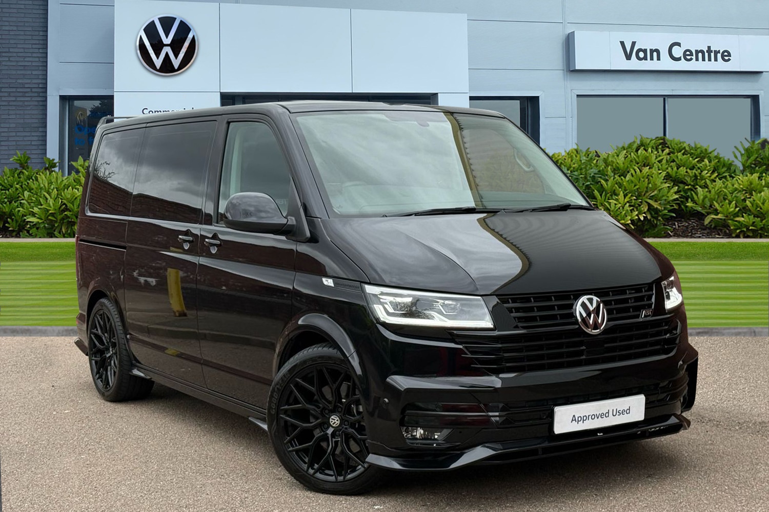 Used Volkswagen Transporter Shuttle 2023 for sale - 78189827: Photo 1