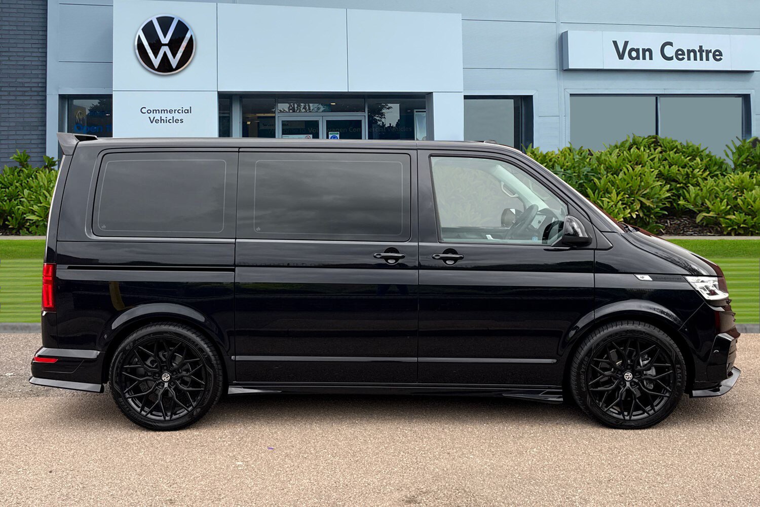 Used Volkswagen Transporter Shuttle 2023 for sale - 78189827: Photo 3