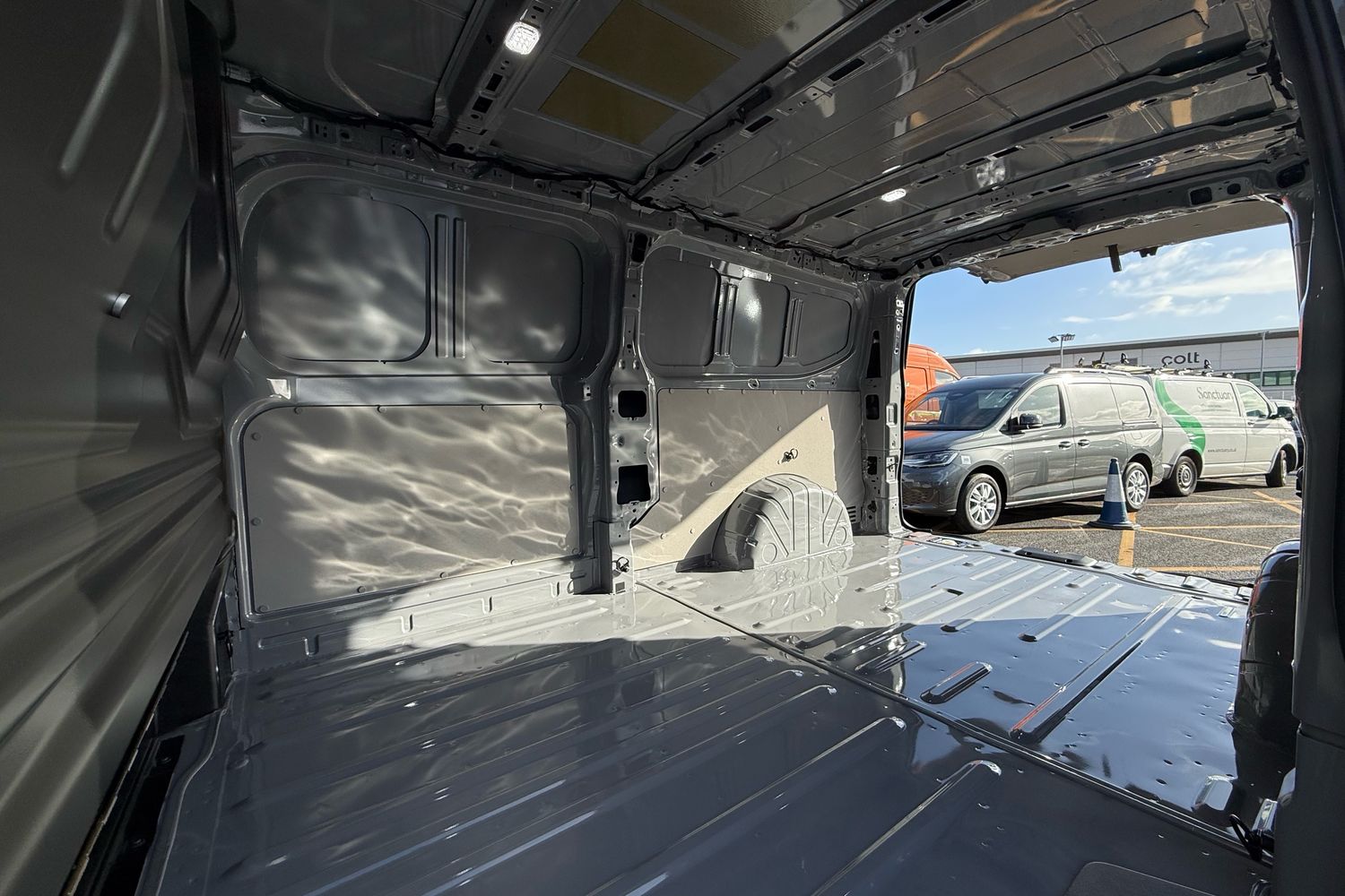 Used Volkswagen Transporter 2025 for sale - 77842956: Photo 43