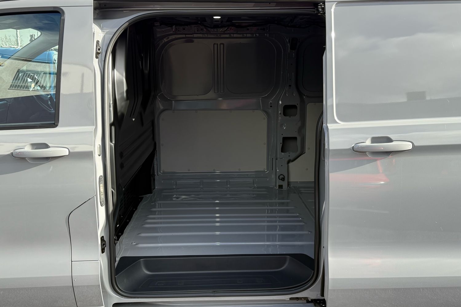 Used Volkswagen Transporter 2025 for sale - 77842956: Photo 50