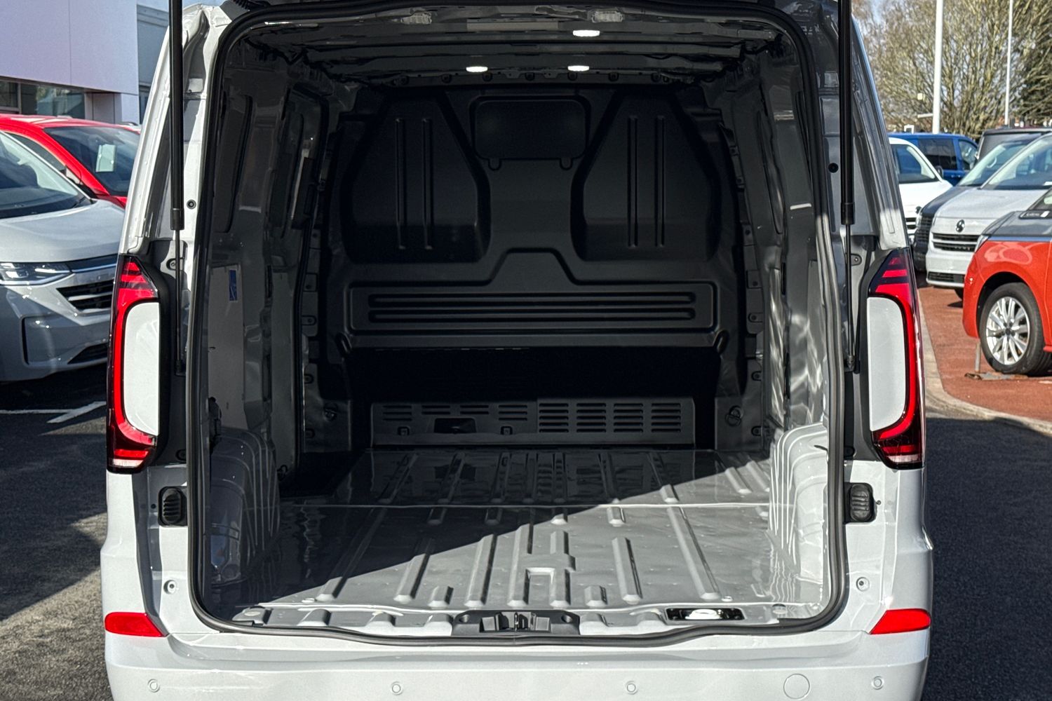 Used Volkswagen Transporter 2025 for sale - 77842956: Photo 6