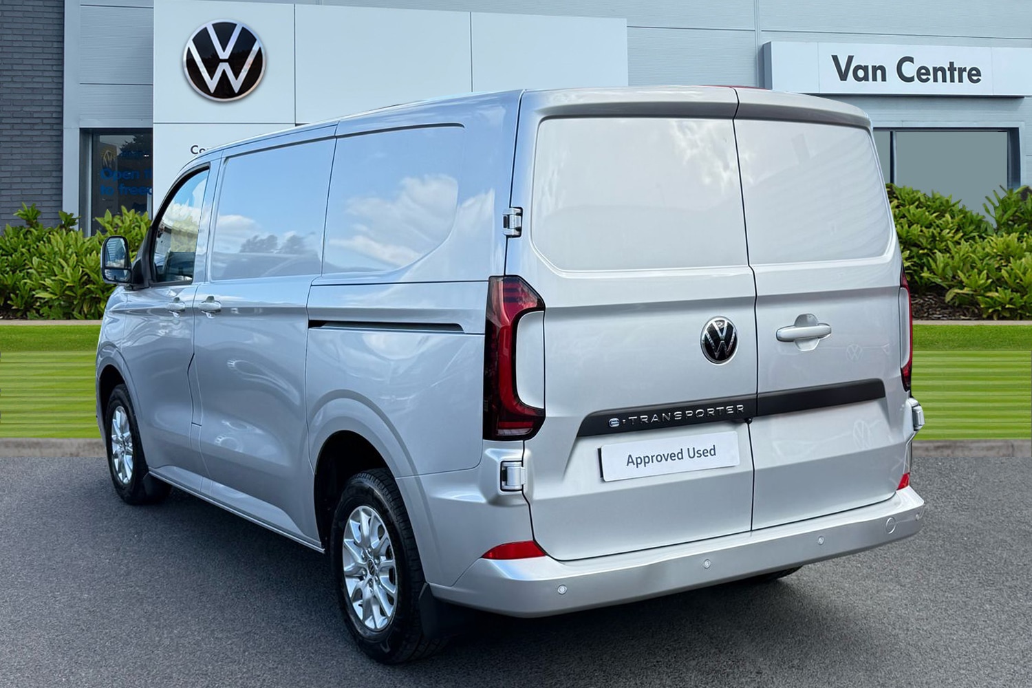 Used Volkswagen Transporter 2025 for sale - 76546216: Photo 2