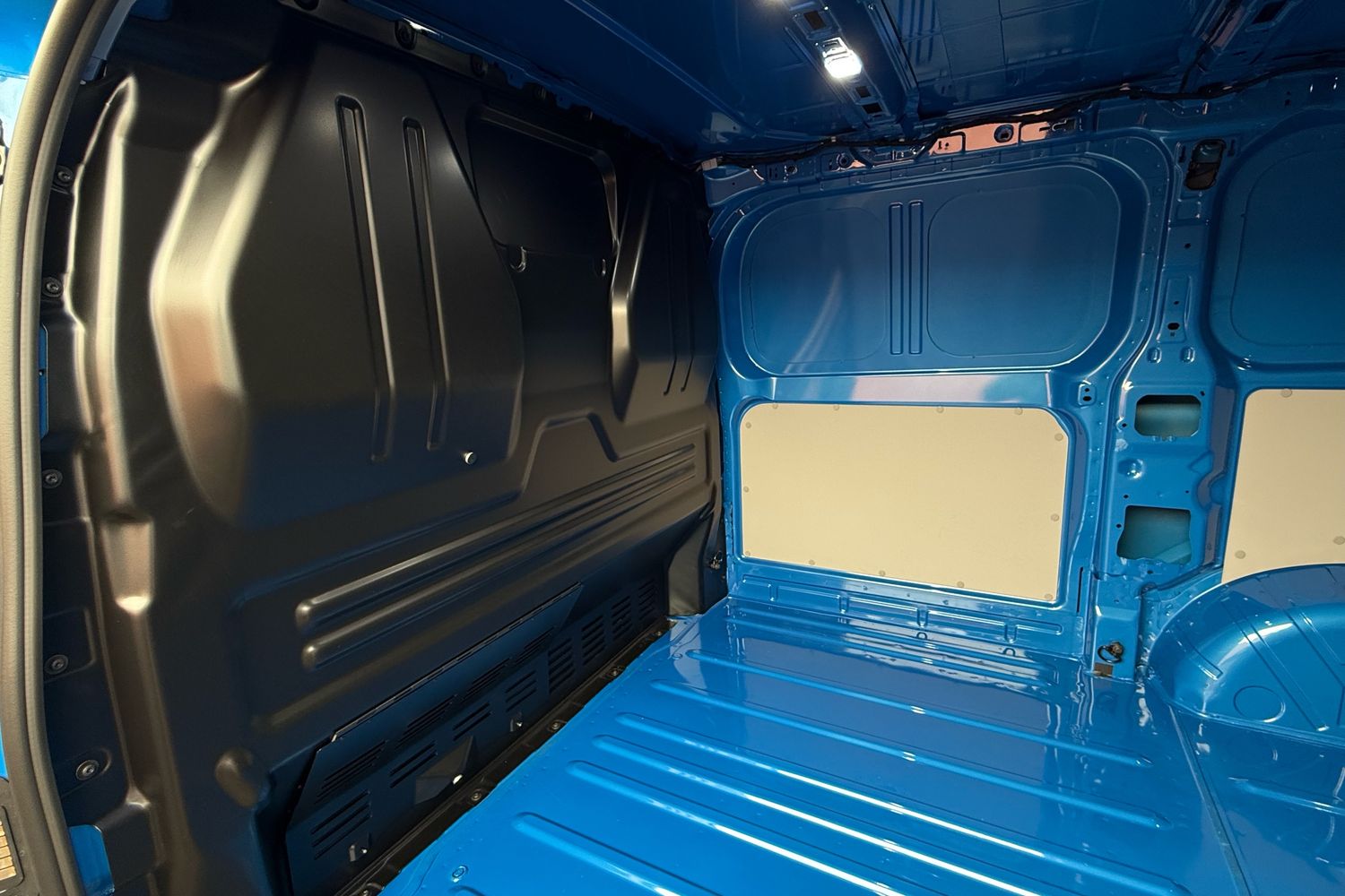 Used Volkswagen Transporter 2025 for sale - 77093535: Photo 44