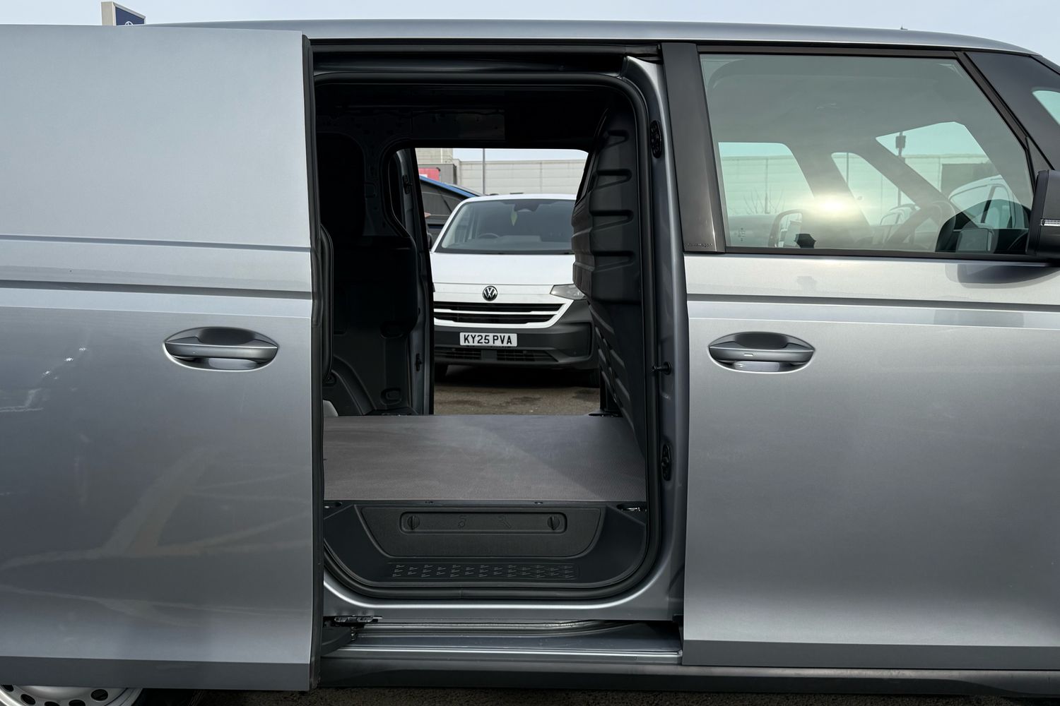 Used Volkswagen ID.Buzz 2024 for sale - 77589453: Photo 51