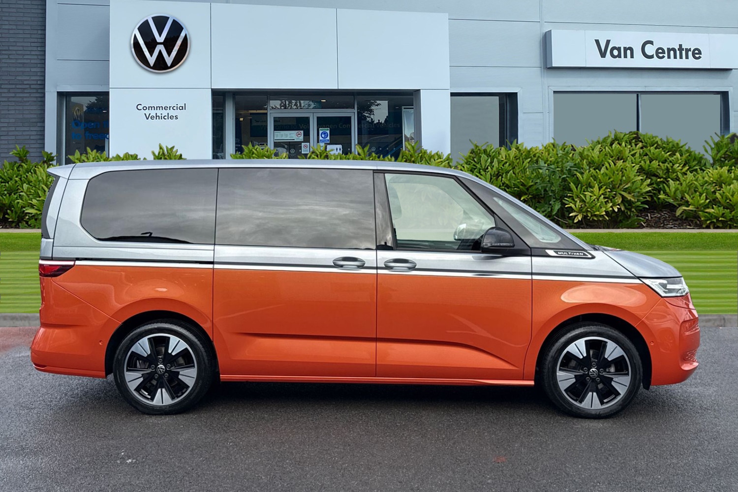 Used Volkswagen Multivan 2025 for sale - 77675076: Photo 3