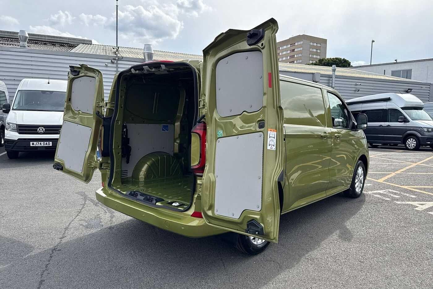 Used Volkswagen Transporter 2025 for sale - 77708659: Photo 54