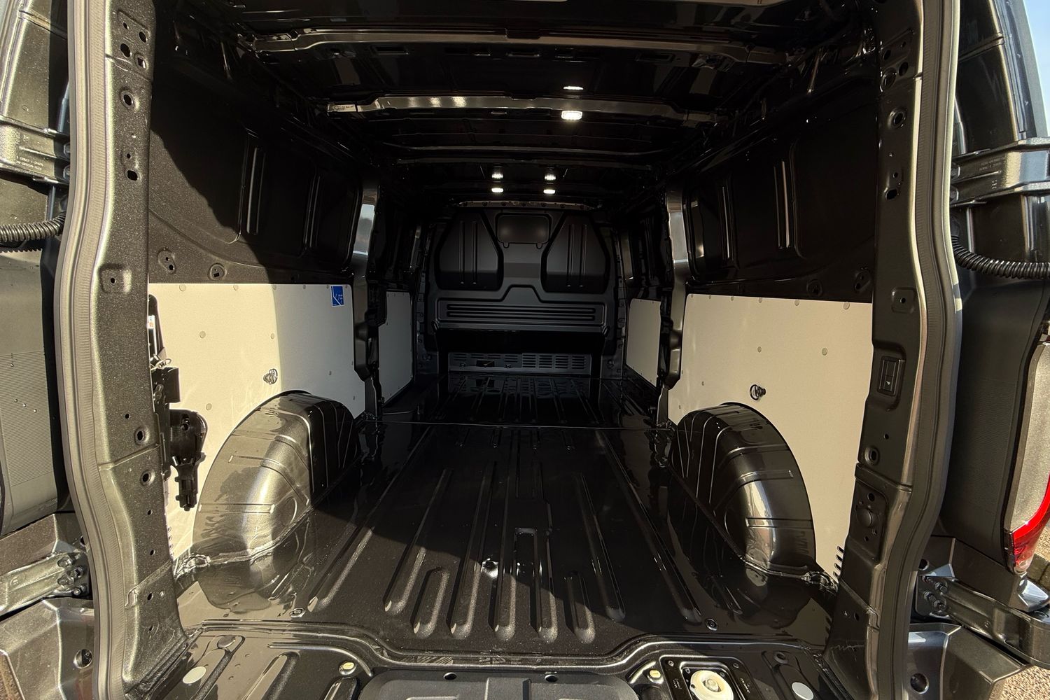 Used Volkswagen Transporter 2025 for sale - 77935592: Photo 42