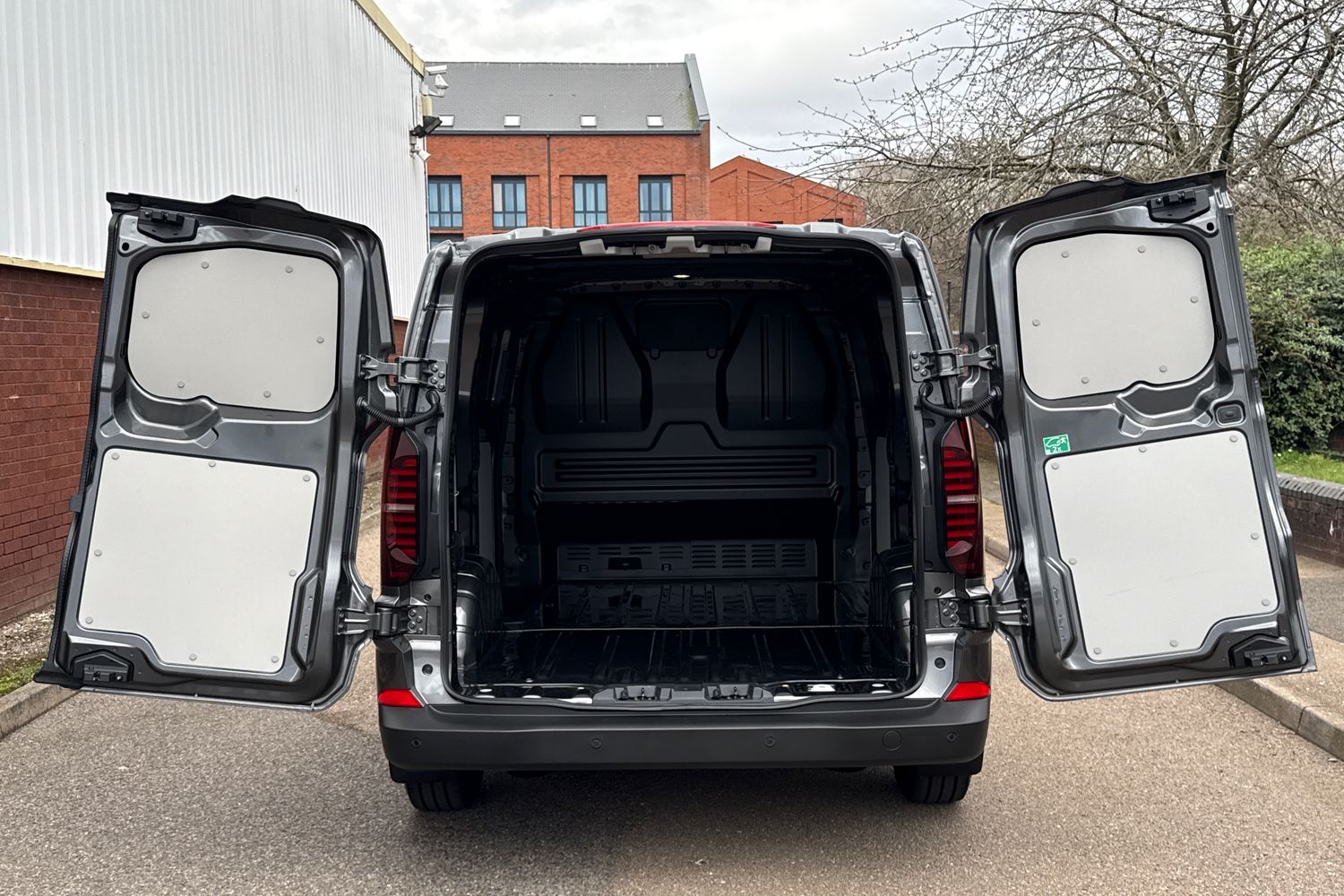 Used Volkswagen Transporter 2025 for sale - 77879204: Photo 40