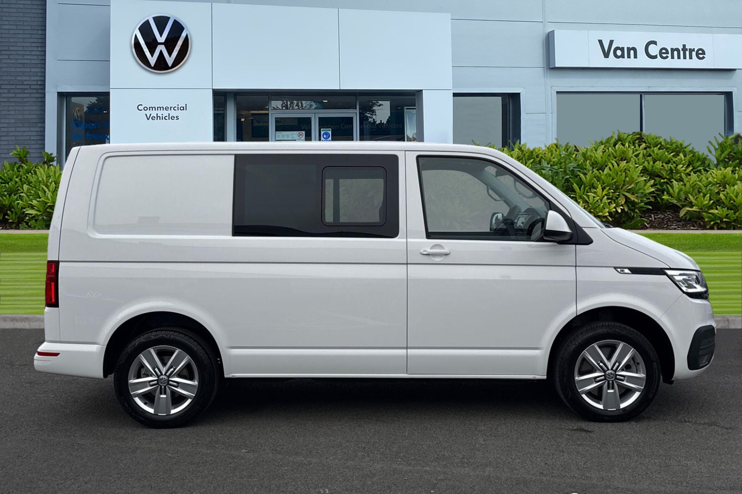 Used Volkswagen Transporter 2024 for sale - 77589575: Photo 3