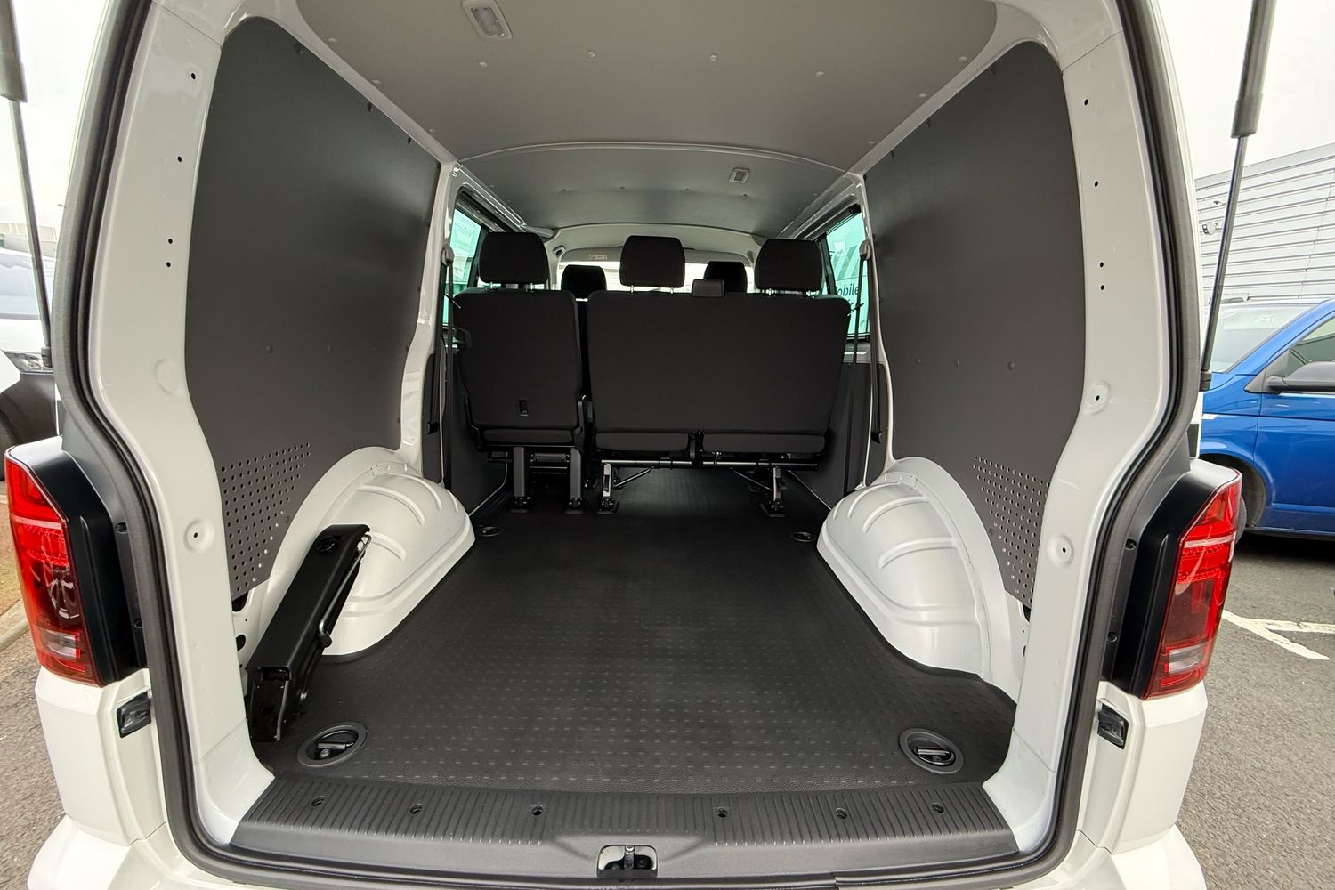 Used Volkswagen Transporter 2024 for sale - 77589575: Photo 41