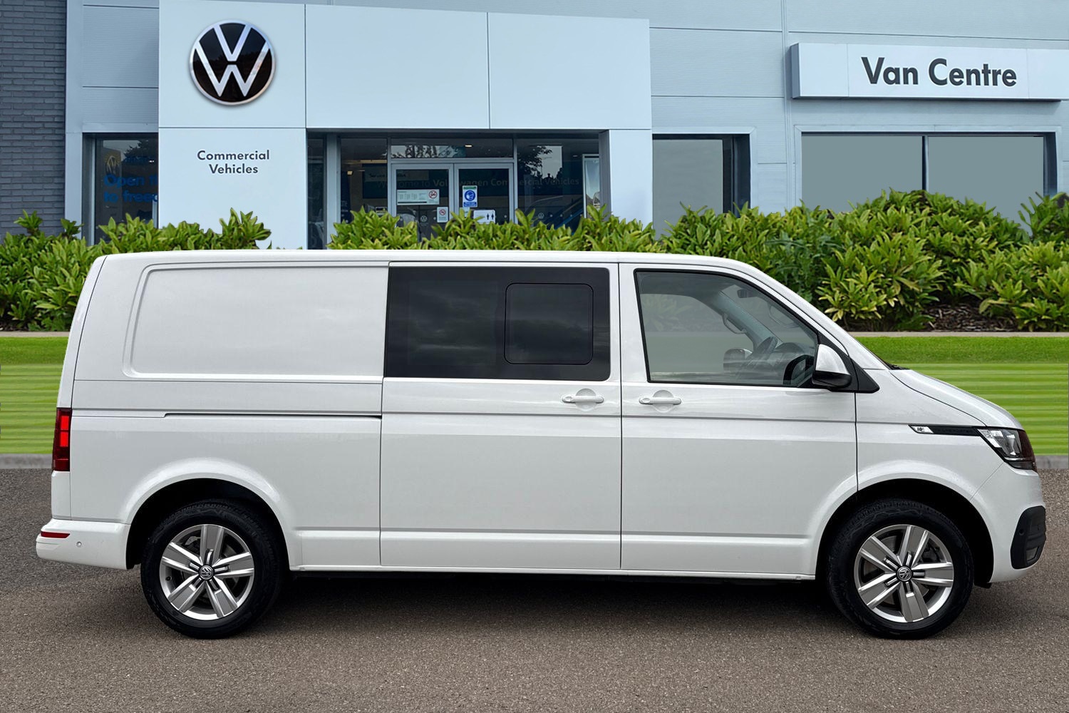 Used Volkswagen Transporter 2024 for sale - 77355437: Photo 3