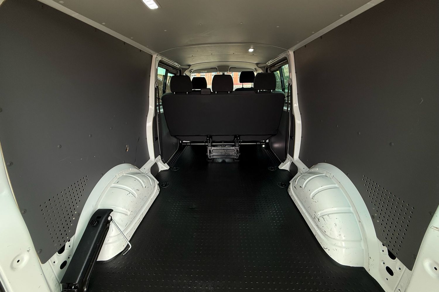 Used Volkswagen Transporter 2024 for sale - 77355437: Photo 39