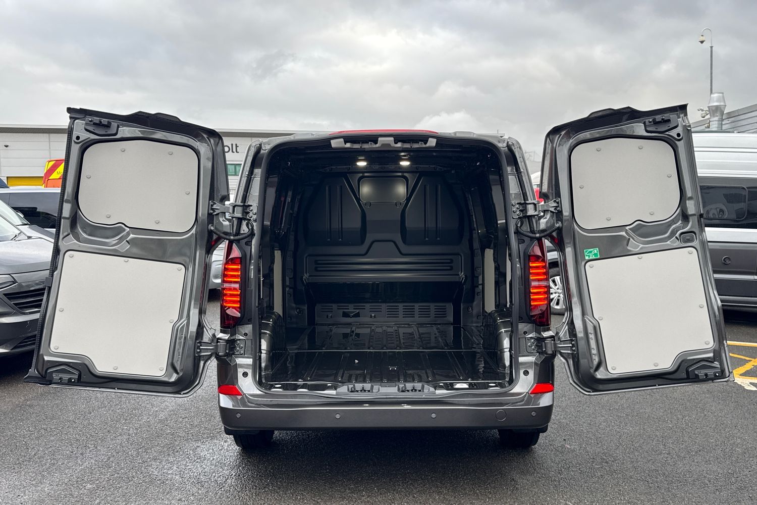 Used Volkswagen Transporter 2026 for sale - 78055920: Photo 40