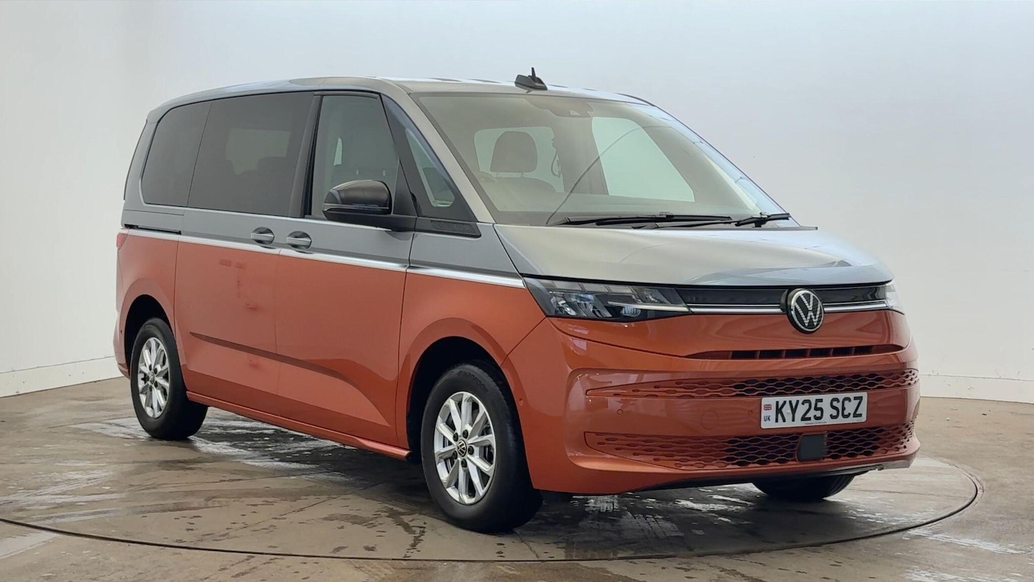 Used Volkswagen Multivan 2025 for sale - 76374686: Photo 1