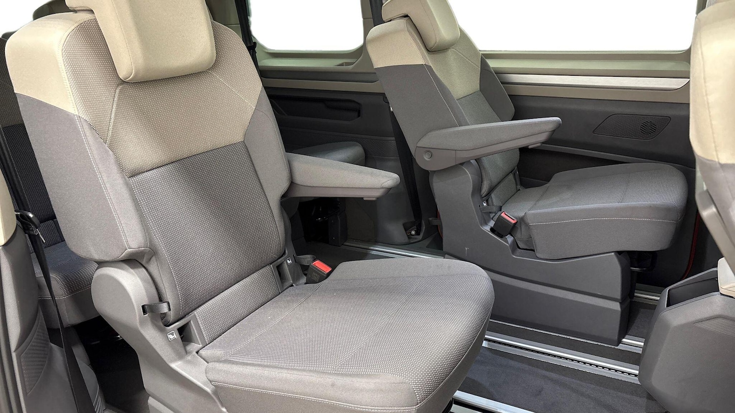 Used Volkswagen Multivan 2025 for sale - 76374686: Photo 9