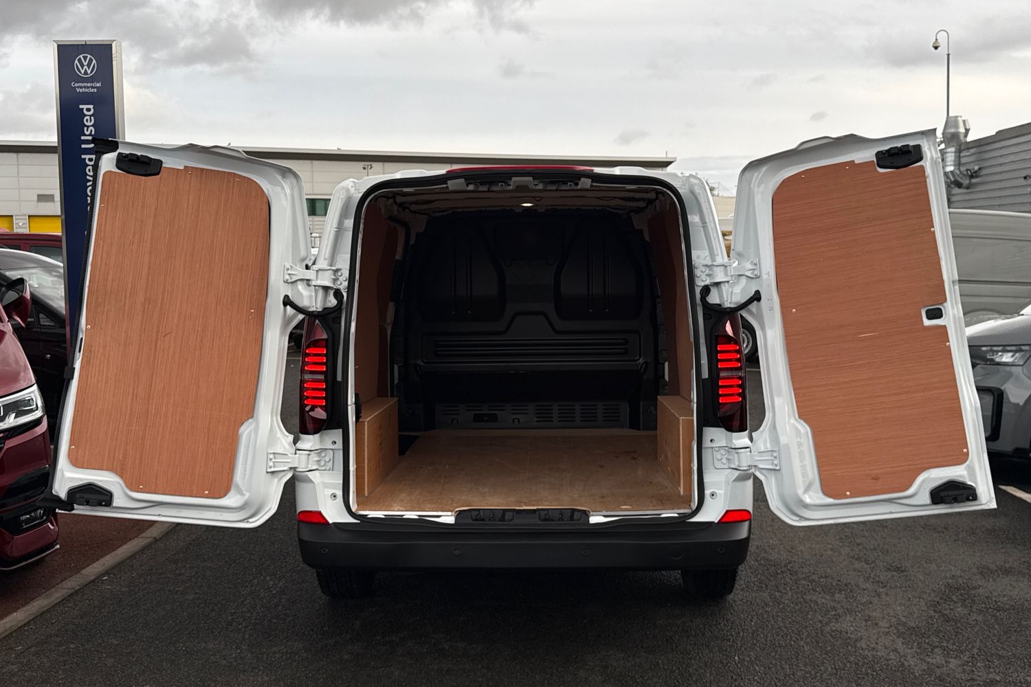 Used Volkswagen Transporter 2025 for sale - 77158954: Photo 38