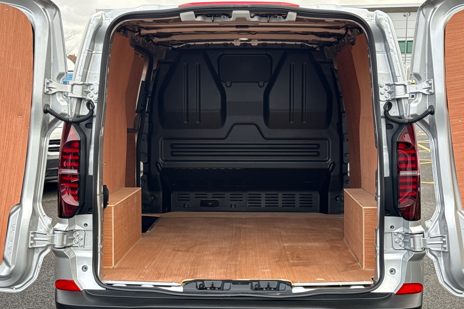 Used Volkswagen Transporter 2025 for sale - 76916348: Photo 6