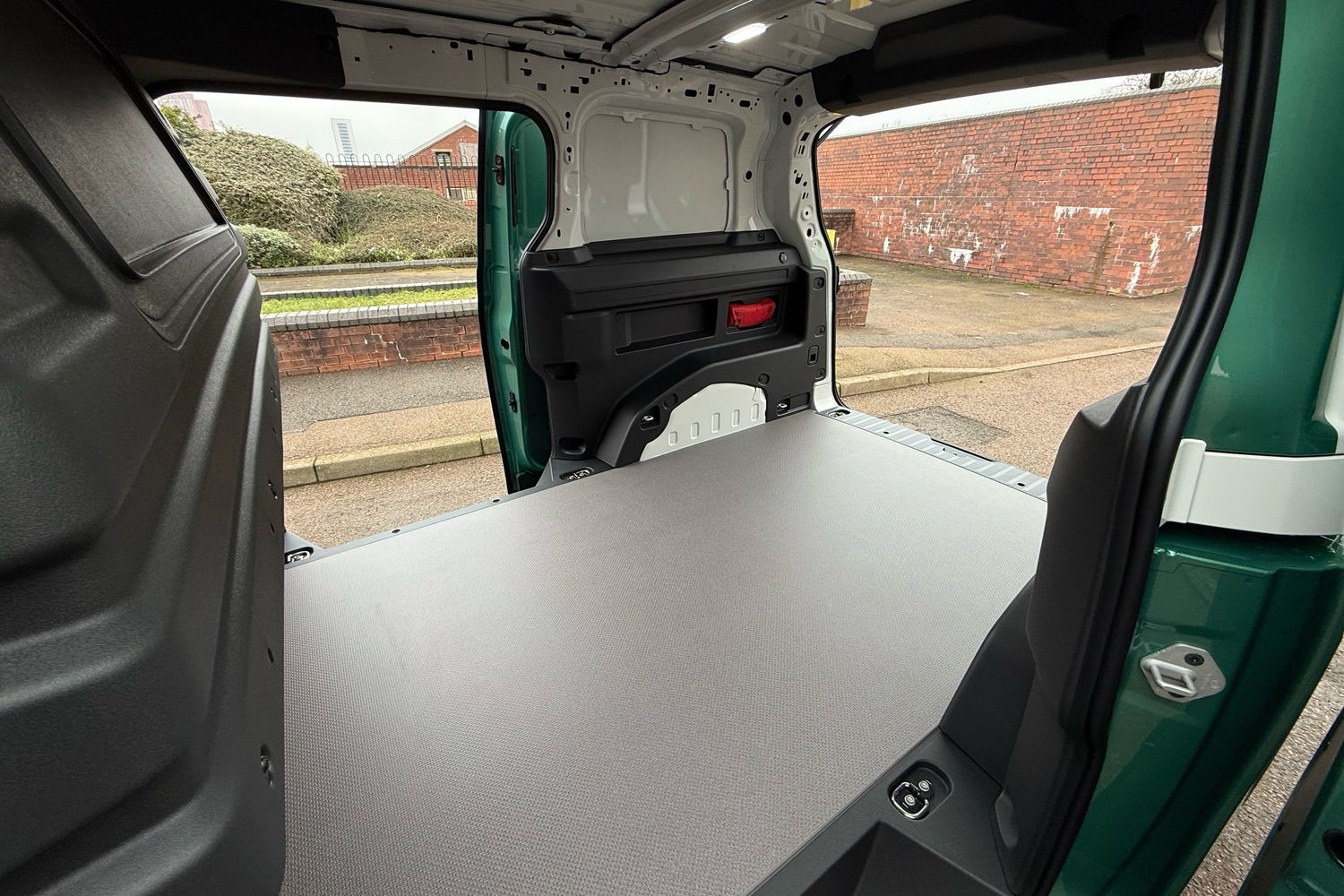 Used Volkswagen ID.Buzz 2026 for sale - 77872569: Photo 42