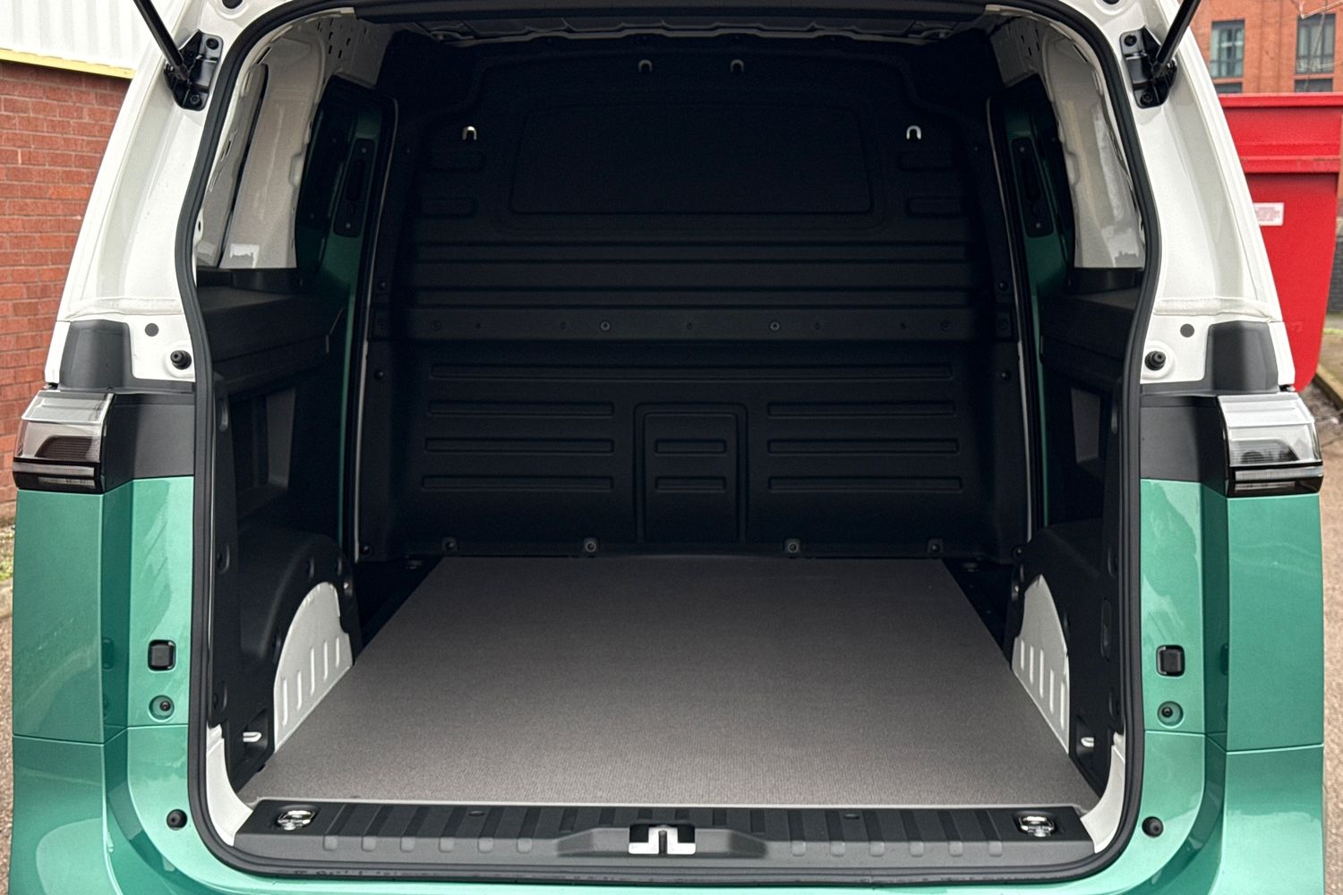 Used Volkswagen ID.Buzz 2026 for sale - 77872569: Photo 6