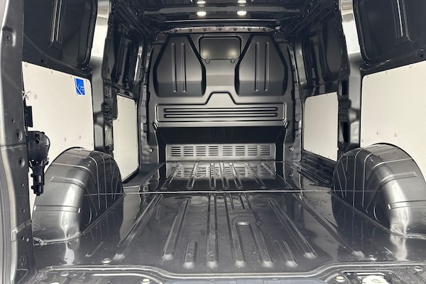 Used Volkswagen Transporter 2025 for sale - 76256995: Photo 6