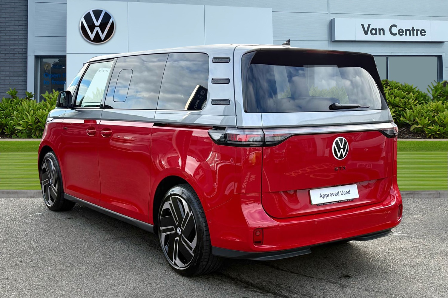 Used Volkswagen ID.Buzz 2025 for sale - 76624993: Photo 2