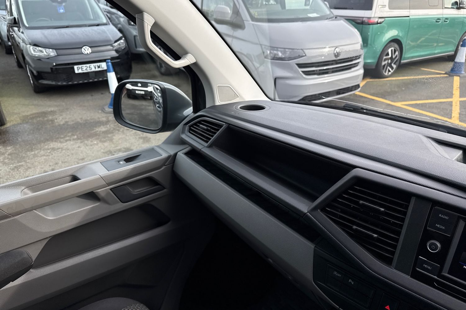 Used Volkswagen Transporter 2024 for sale - 77589576: Photo 20