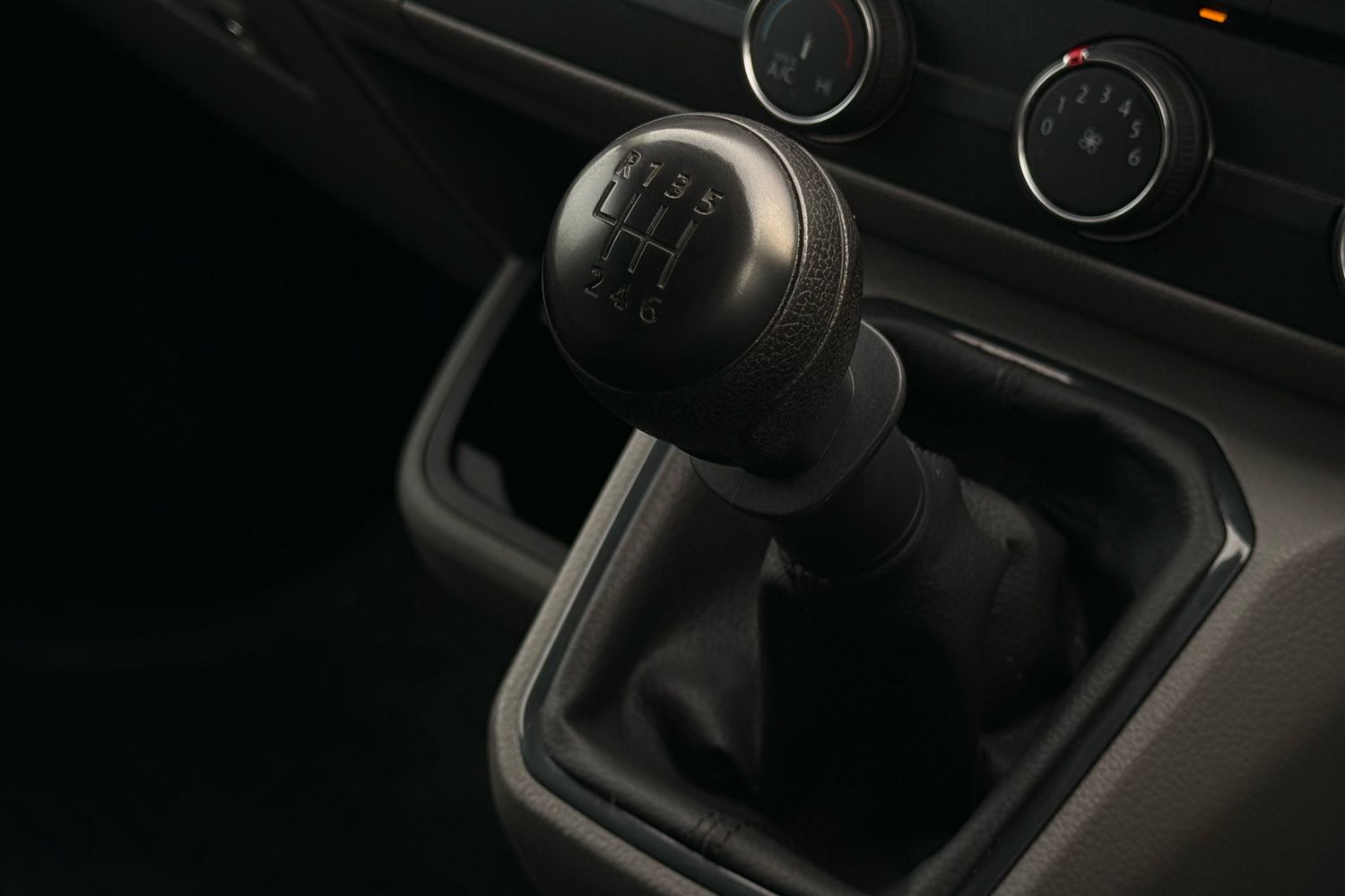 Used Volkswagen Transporter 2024 for sale - 77589576: Photo 23