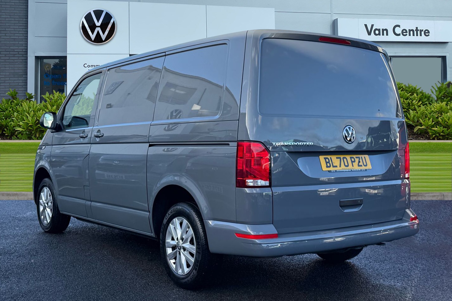Used Volkswagen Transporter 2020 for sale - 76968070: Photo 2