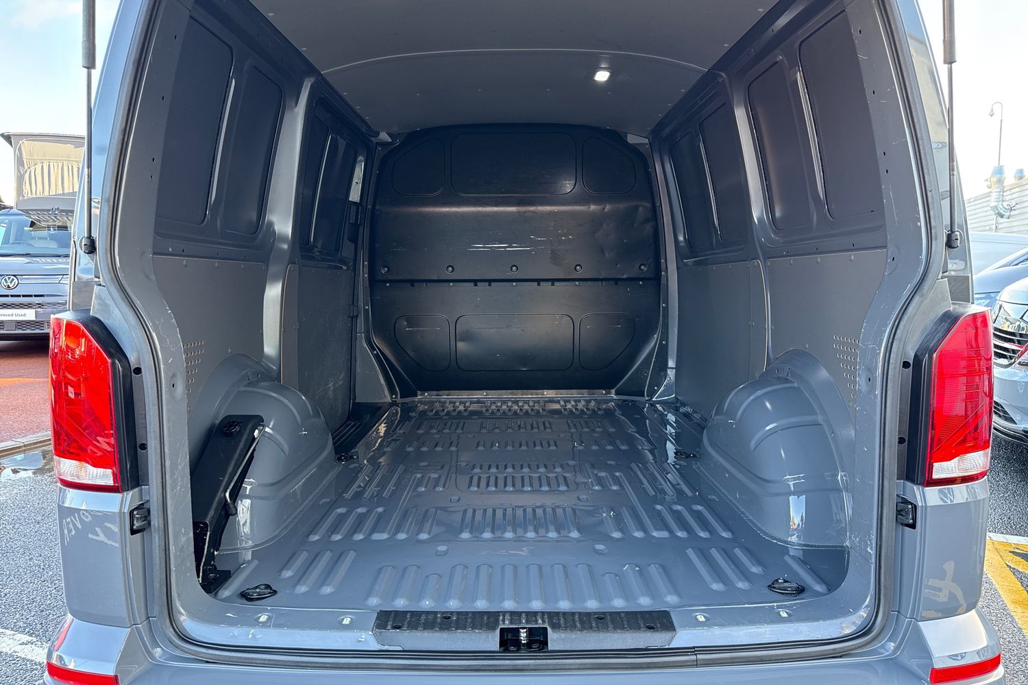 Used Volkswagen Transporter 2020 for sale - 76968070: Photo 7