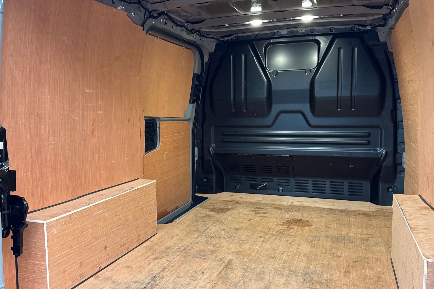 Used Volkswagen Transporter 2025 for sale - 76916406: Photo 42