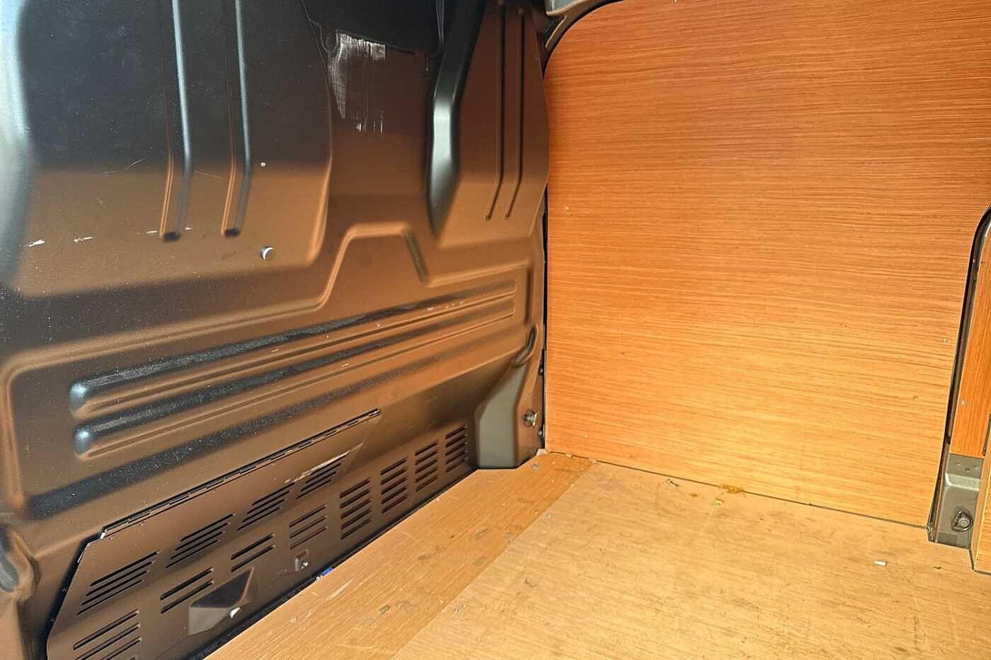 Used Volkswagen Transporter 2025 for sale - 77834823: Photo 40